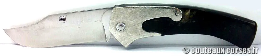 Couteau artisanal corse, A Vellutini cbKJOIP445 couteau-corse-traditionnel-lame-acier-carbone-manche-corne-de-bouc-et-mitre-aluminium-KJOIP445-5
