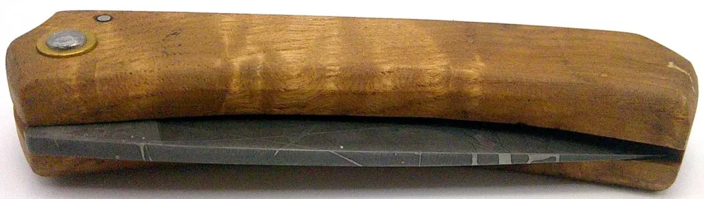 couteau-corse-trombella-manche-chataignier-03.webp