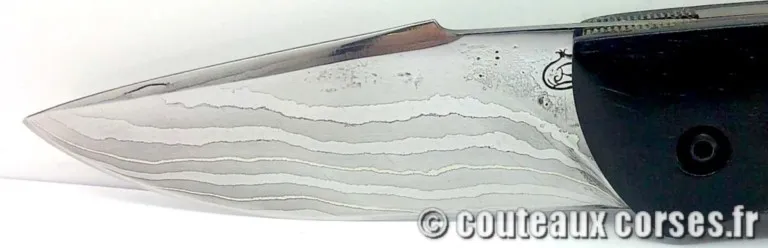 Couteau corse artisanal lame acier damas inox et manche corne de bouc sur platine couteau-corse-cultella-corsa-damas-et-manche-corne-de-bouc-MTYFD444-46