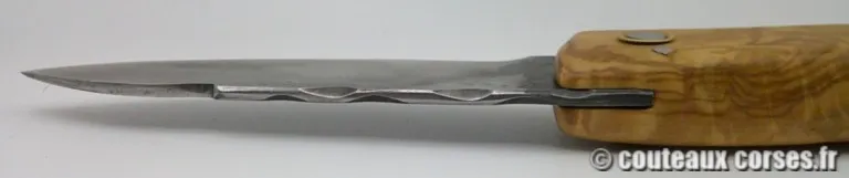 Cultella corsa manche en bois d'olivier incrustée d'une Corse en palissandre et lame en acier carbone 1-8 Cultella corsa manche en bois d'olivier incrustée d'une Corse en palissandre et lame en acier carbone -8